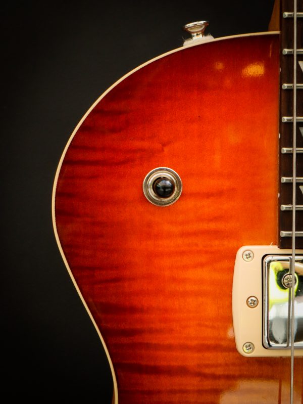 Cream T Aurora Custom Whisker Burst – Image 4