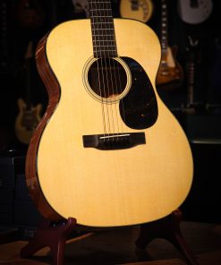 Martin OOO-18