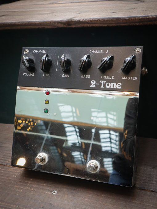 Bad Cat 2-Tone Tube Preamp Pedal avec boîte d'origine