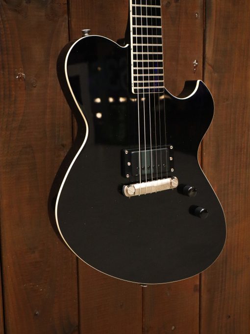 Newman Honeycomb Junior Blackout Guitar-X – Image 4