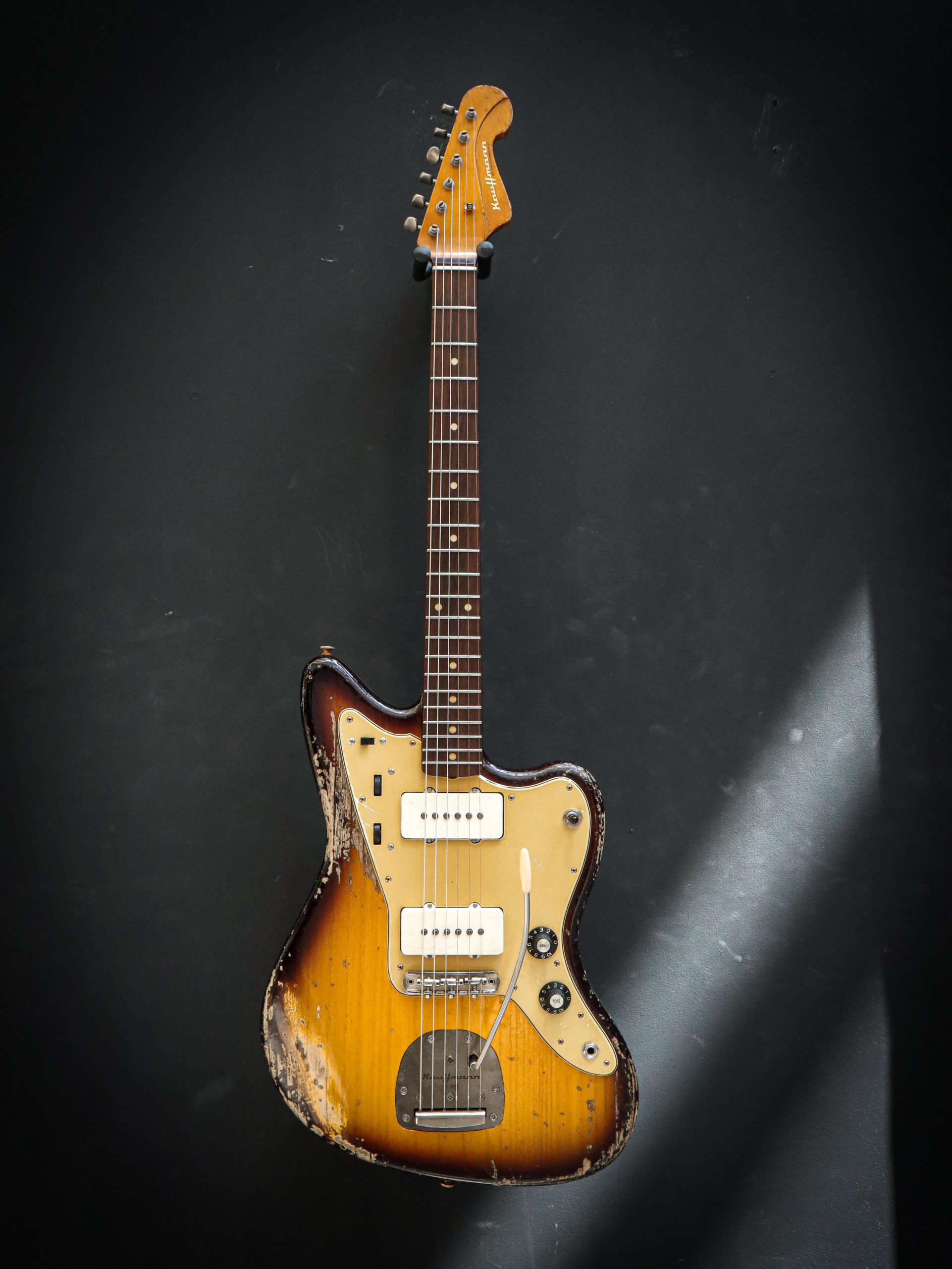 Kauffmann '63 JM Two Tone Sunburst – Image 2