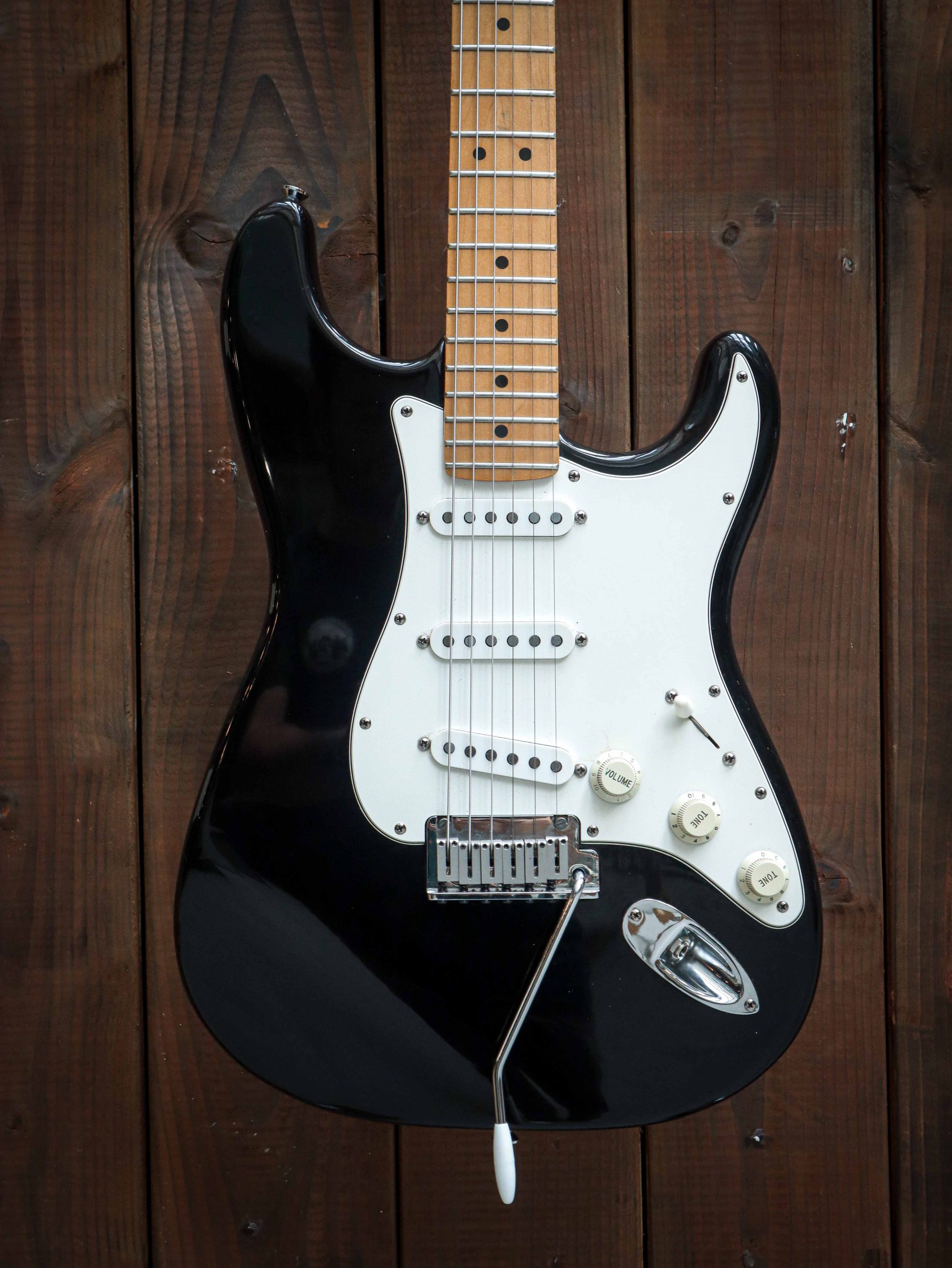 1995 Fender American Standard Stratocaster Pre-Owned – Image 3